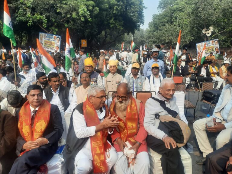 आज दिनांक 18 नवंबर 2025 को रेजांगला दिवस के अवसर पर नई दिल्ली जंतर मंतर धरना स्थल पर रेजांगला शहीद पवित्र रज कलश यात्रा का समापन हुआ